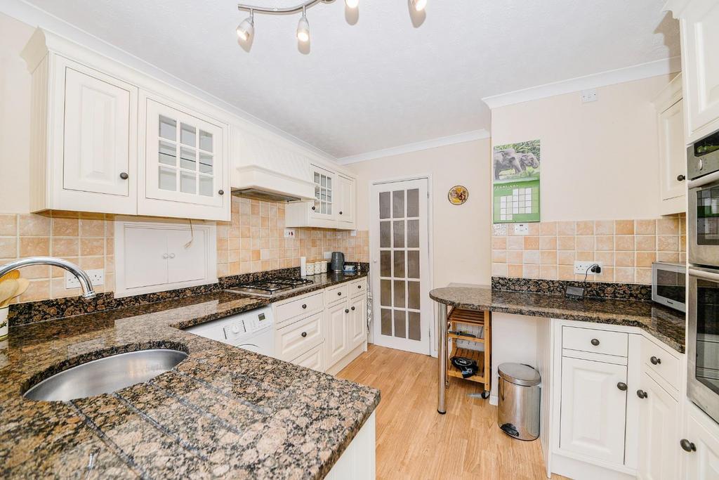 36 Chantry Heath Crest - kit2.jpg