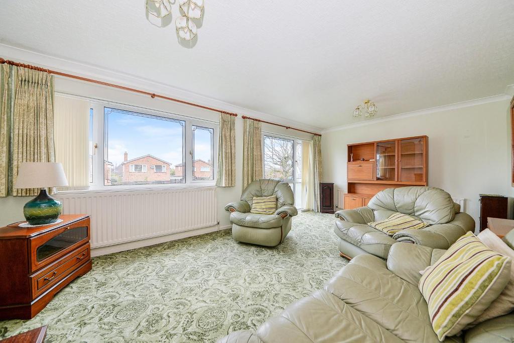 36 Chantry Heath Crest - sitt4.jpg