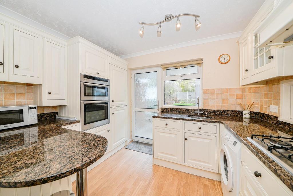 36 Chantry Heath Crest - kit1.jpg
