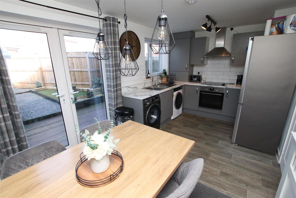 Kitchen Dining Room.JPG