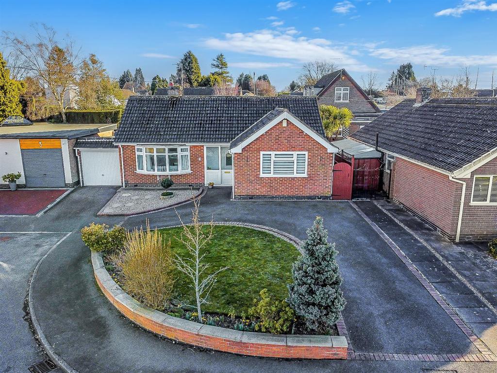 Hawthorn Close, Kirby Muxloe... 3 bed detached bungalow £385,000