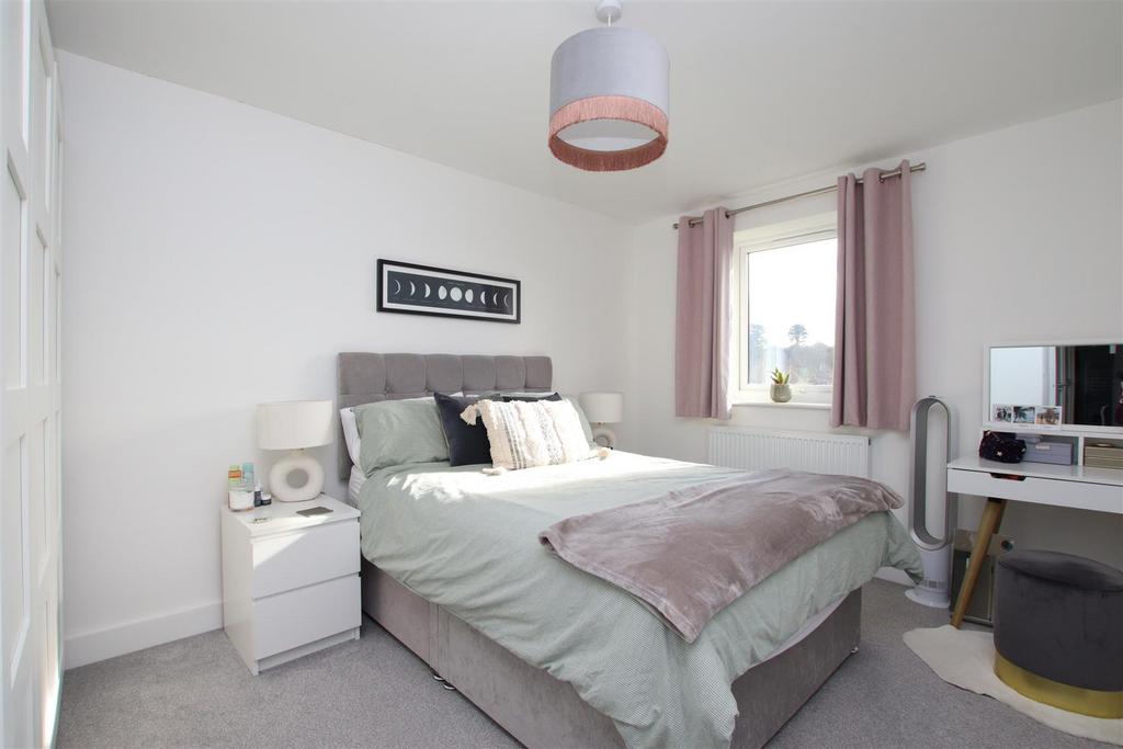 Bedroom 1.JPG