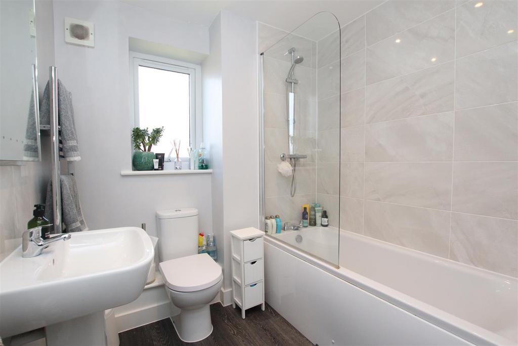 Bathroom.JPG