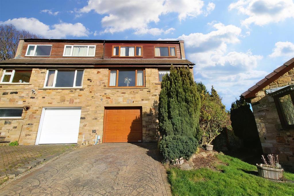 Cranwood Drive, Waterloo, Huddersfield, HD5 9YH 4 bed semidetached