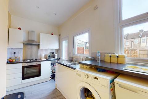 17 Burnaby Road, Northfleet, Gravesend, DA11 9JT
