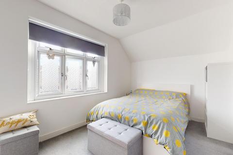 17 Burnaby Road, Northfleet, Gravesend, DA11 9JT