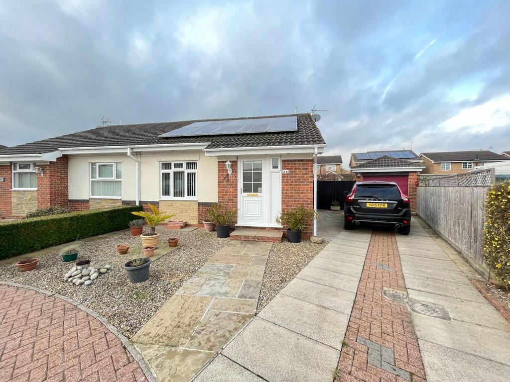 White Rose Way, Thirsk 2 bed semidetached bungalow £825 pcm (£190 pw)