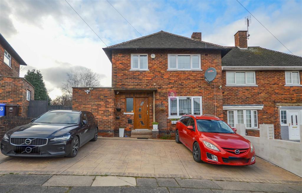 Greenwood Crescent, Sheffield, S9 3 bed semidetached house £200,000