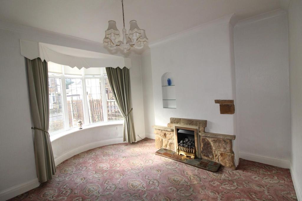 Sunnybank Avenue, Thornbury, BD3 7DH 3 bed semidetached house £825