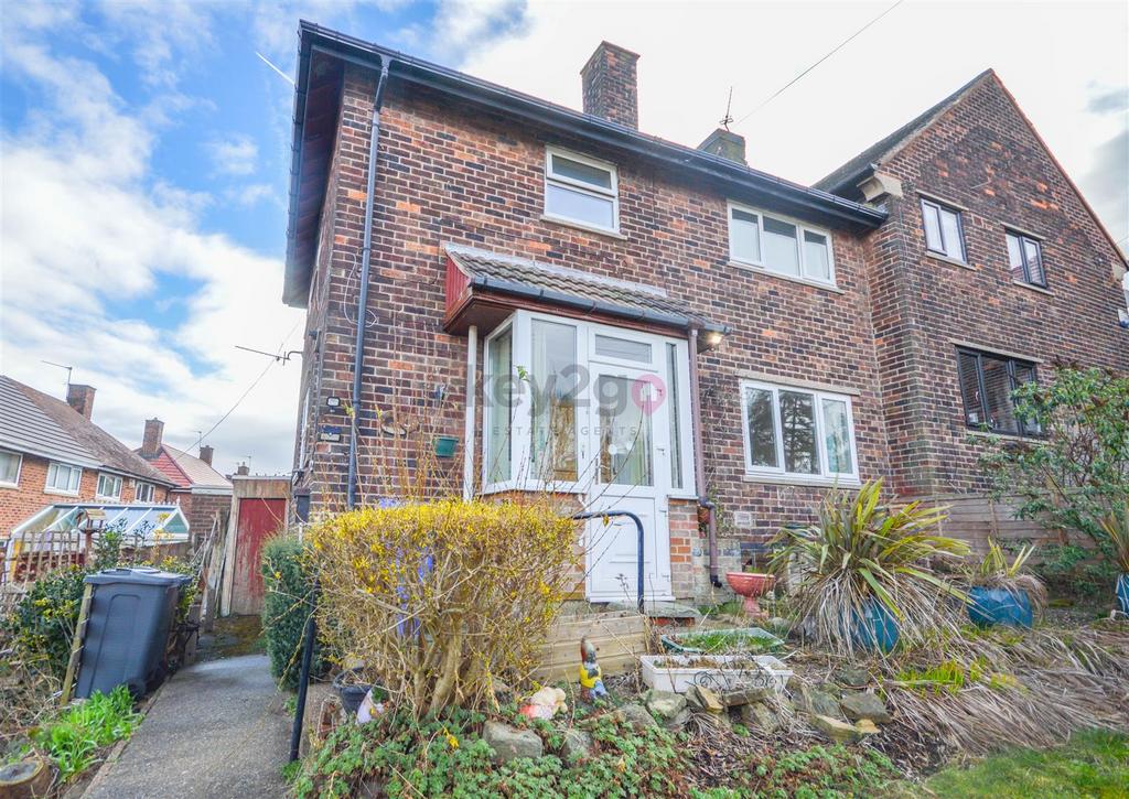Dyke Vale Avenue, Sheffield, S12 3 bed semidetached house £135,000