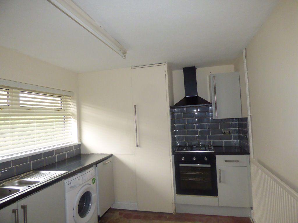 Gibbons Avenue, Stapleford. NG9 7DR 2 bed flat £595 pcm (£137 pw)