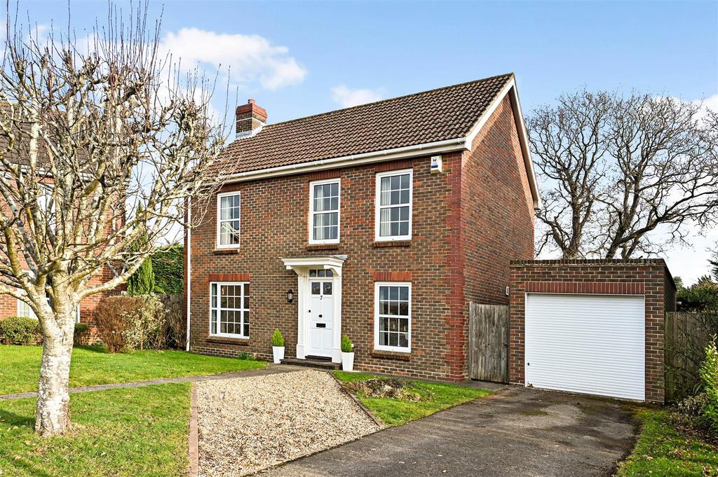 Larchfield Close, Aldwick 4 bed house for sale £600,000