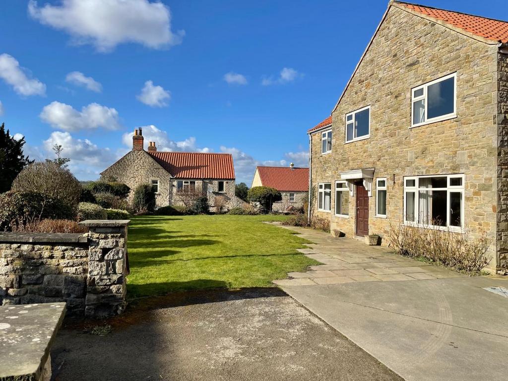Malton Road, Slingsby, York 4 bed house £575,000