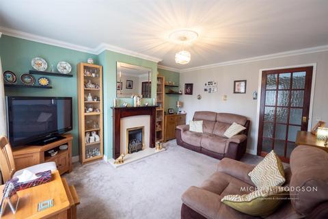 2 bedroom semi-detached bungalow for sale - Newstead Square, Mill Hill, Sunderland