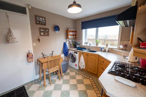 2 bedroom semi-detached bungalow for sale - Newstead Square, Mill Hill, Sunderland
