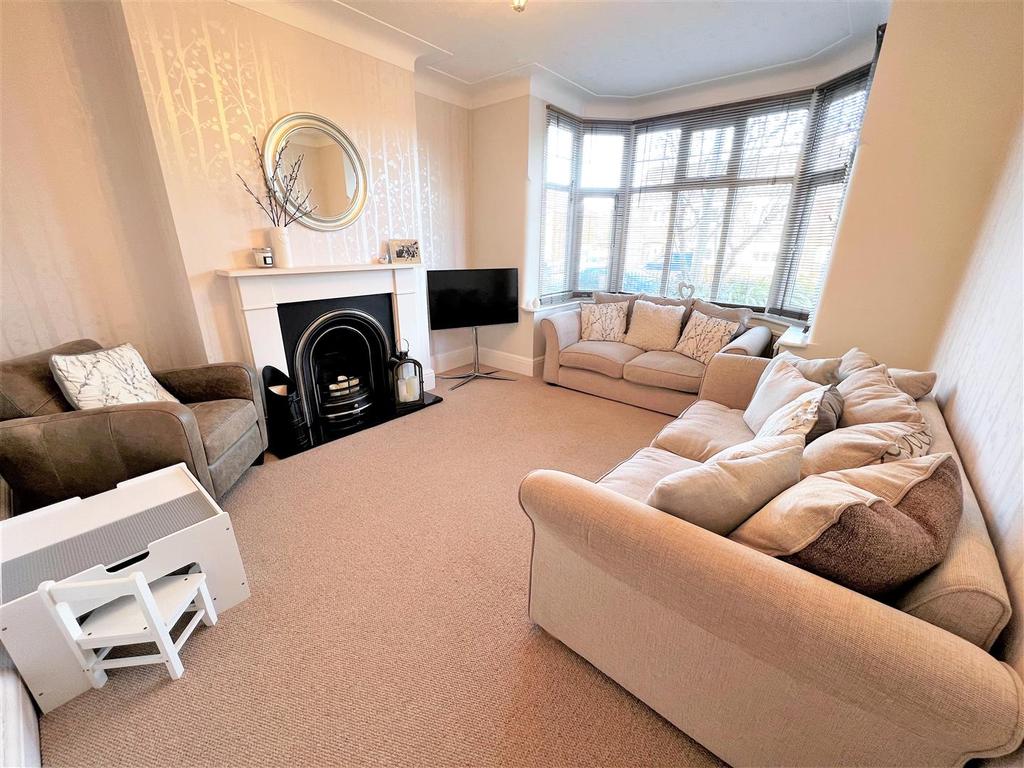 Vivian Avenue, Grimsby, N.E. Lincs... 4 bed semidetached house £285,000