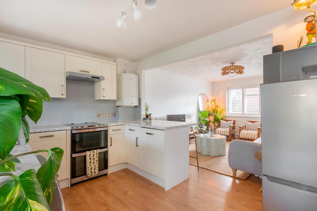 EVIRDELTRYM10 - Kitchen B.jpg