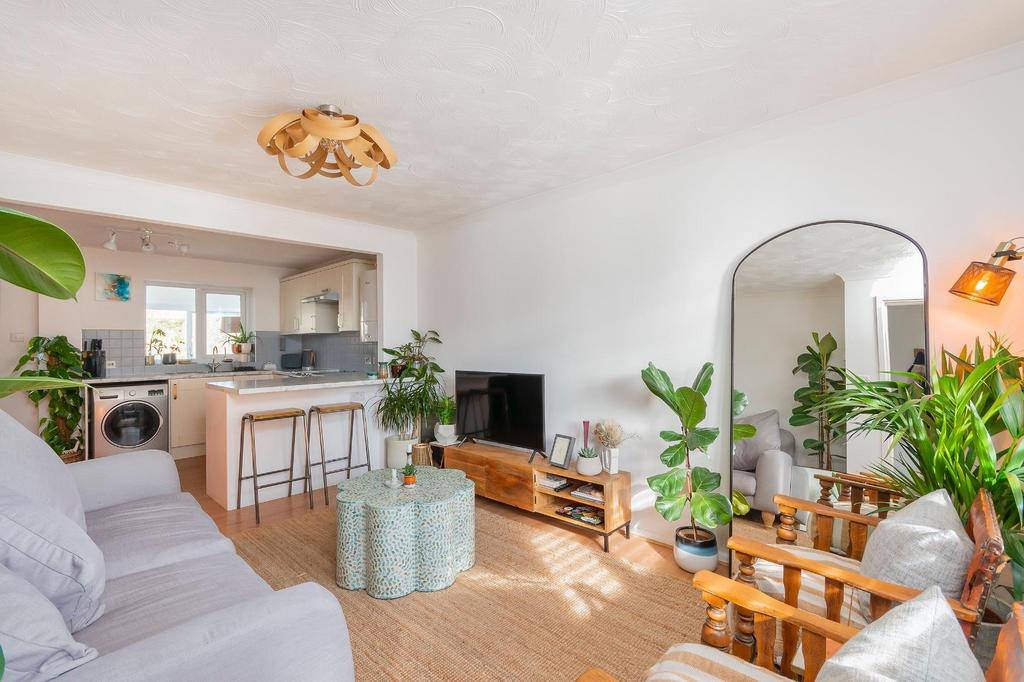 EVIRDELTRYM10 - Living Room B.jpg