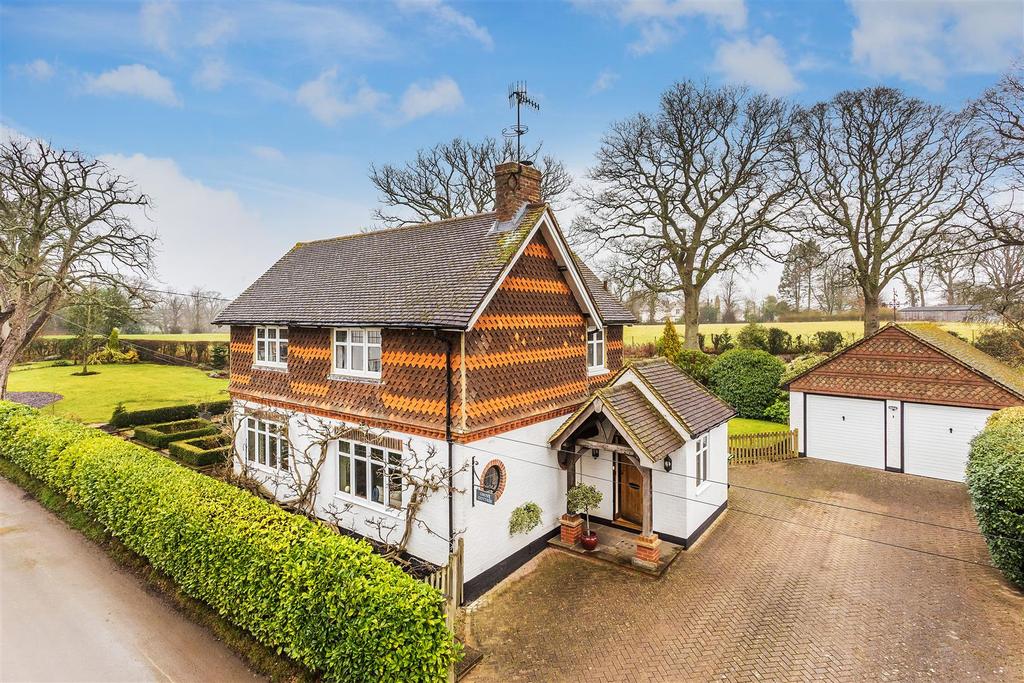 CUDWORTH LANE, NEWDIGATE, RH5 3 bed detached house for sale £1,150,000