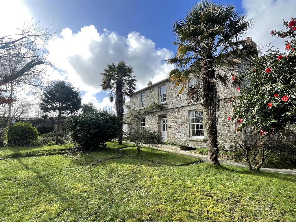 Roseworthy Hill, Roseworthy, Camborne 3 bed semidetached house for