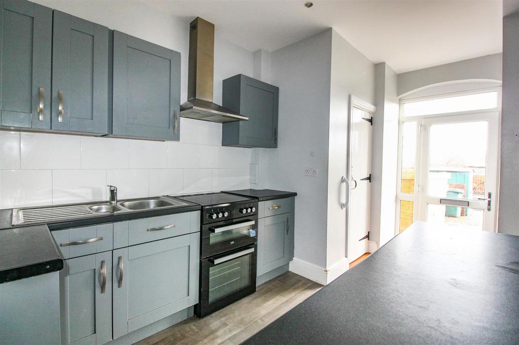 Strafford Avenue, Elsecar 3 bed townhouse £145,000
