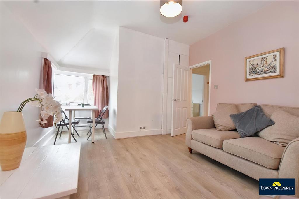 Meads Street, Eastbourne 1 bed flat £169,950