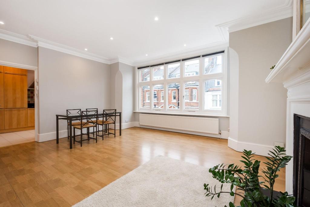 Glenmore Road, Belsize Park NW3 2 bed house £2,800 pcm (£646 pw)