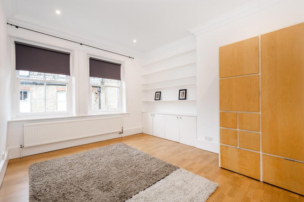 Glenmore Road, Belsize Park NW3 2 bed house £2,800 pcm (£646 pw)