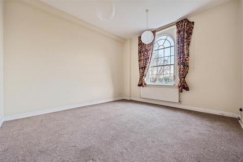22 Bellingham Close, Thirsk, YO7 1FX