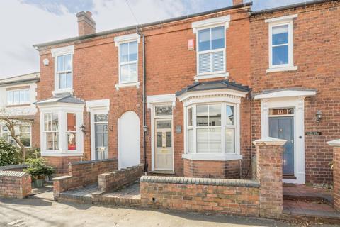 8 Farlands Road, Stourbridge, DY8 2DD