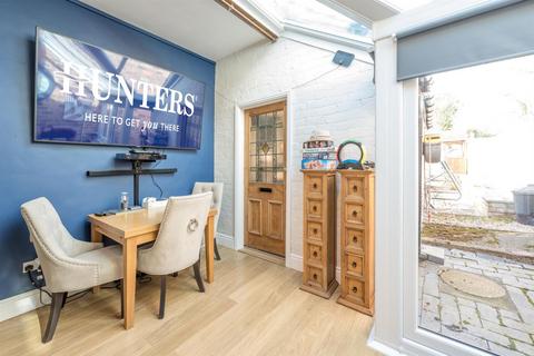 8 Farlands Road, Stourbridge, DY8 2DD