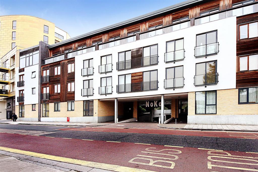 Exterior &amp; street of building