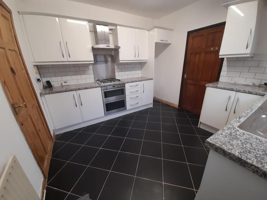 Darwin Street, Gainsborough, DN21 1DL 3 bed end of terrace house £595