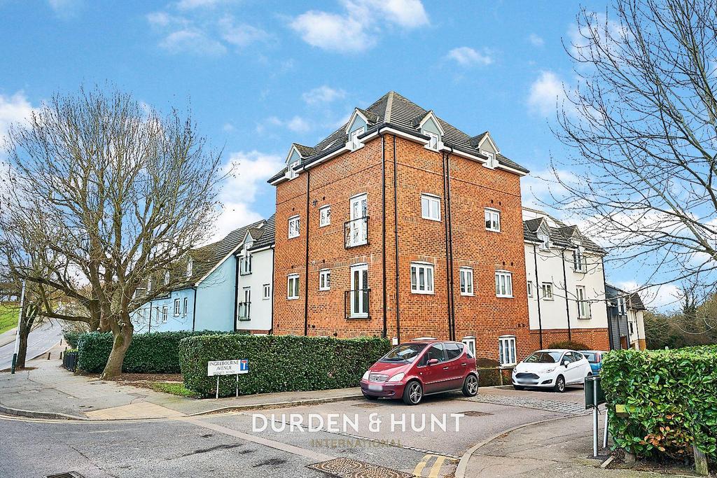 Thyme Court, Whitchurch Road, Romford, RM3 2 bed apartment for sale £