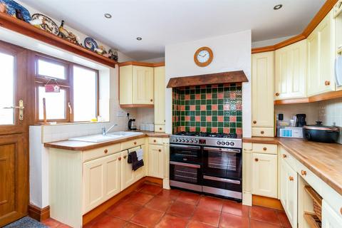 6 bedroom barn conversion for sale, Chestnut Lane, Barton-In-Fabis, Nottingham