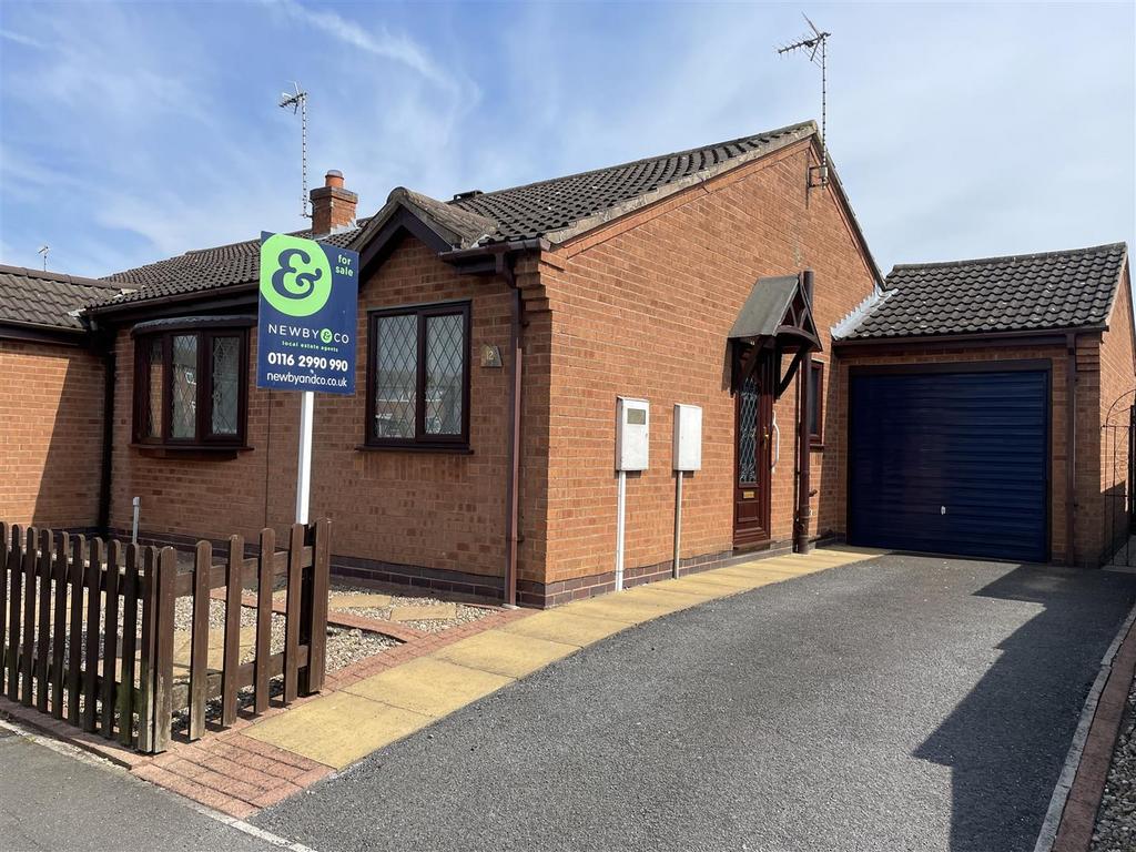 Wolsey Drive, Ratby, Leicester 2 bed semidetached bungalow £235,000
