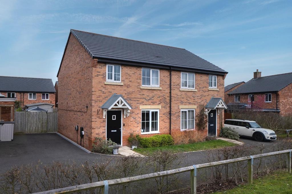 Gibson Close, Tarvin 3 bed semidetached house for sale £297,500