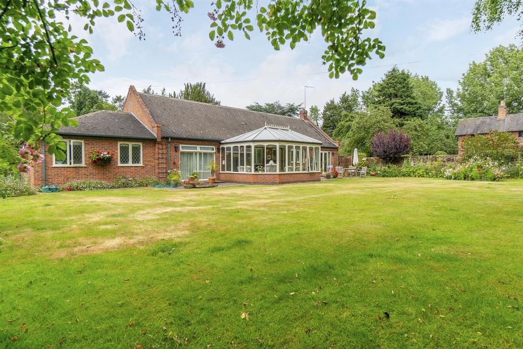 Church Lane, Thrumpton Nottingham 3 bed detached bungalow for sale £635,000