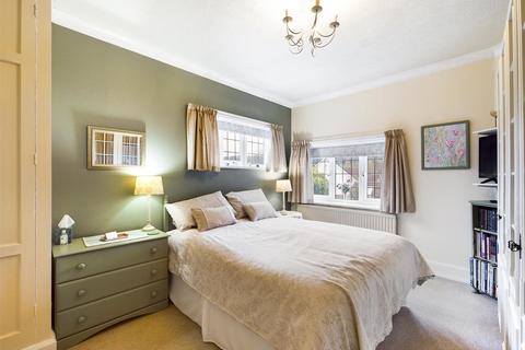 5 Stepney Drive, Scarborough, YO12 5DP