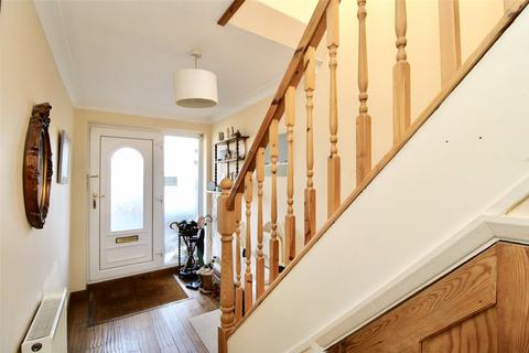 9 Dales View, Washbrook, Ipswich, IP8 3EX