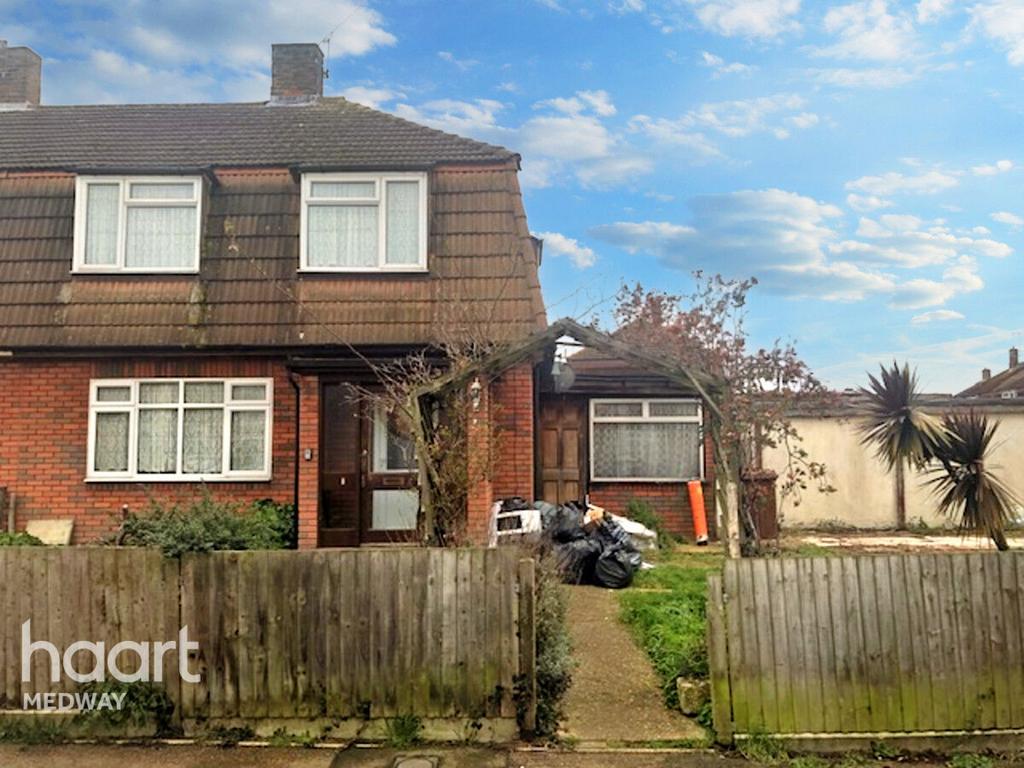 St James Road, Isle of Grain, Rochester 3 bed semidetached house for