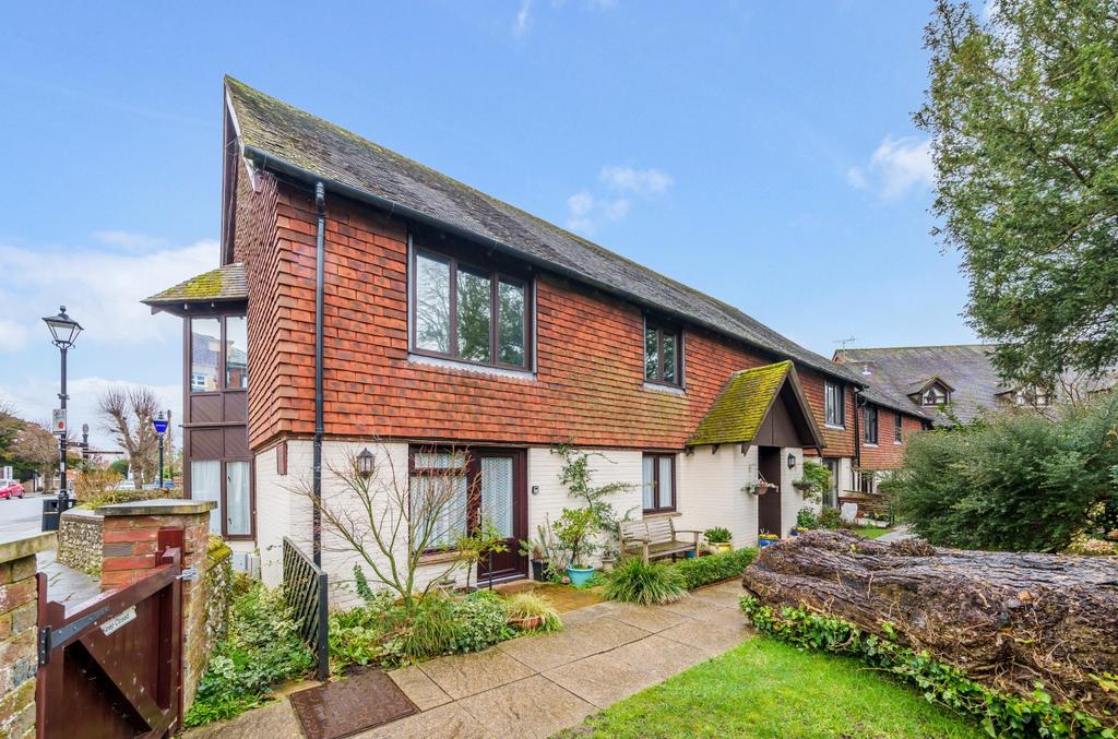 Hylton Road, Petersfield, Hampshire... 2 bed apartment £285,000