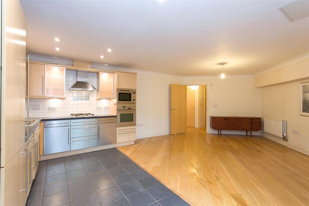 The Quadrangle, Lumley Road, Horley... 2 bed flat £250,000