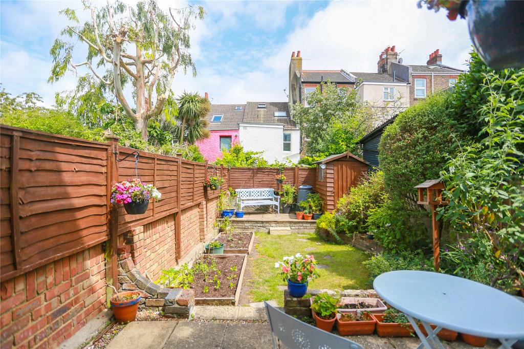 Totland Road, Brighton, BN2 3 bed terraced house £500,000
