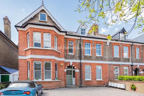 Flat 5, 40 Bromley Road, Catford, London, SE6 2TP