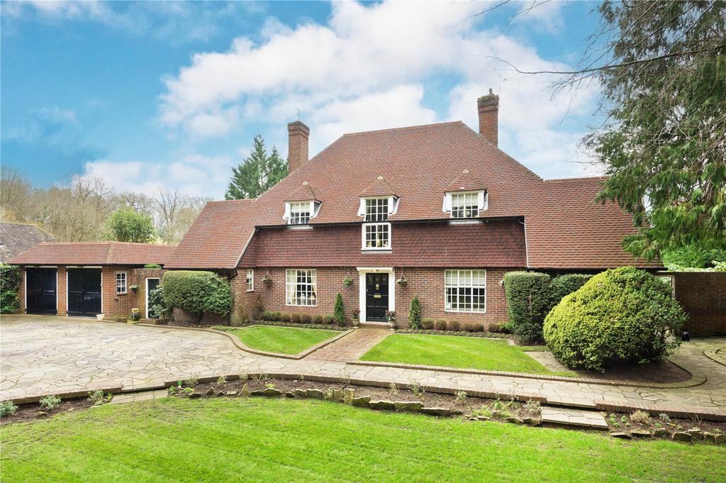 Woodham Rise, Horsell, Woking, Surrey, GU21 4 bed detached house £