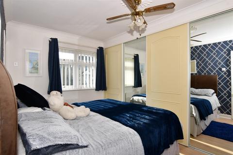 46 Beech Road, Rochester, ME2 2LR