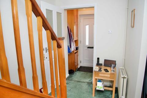 8 Chamberlain Close, London, SE28 0EL