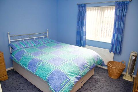 8 Chamberlain Close, London, SE28 0EL