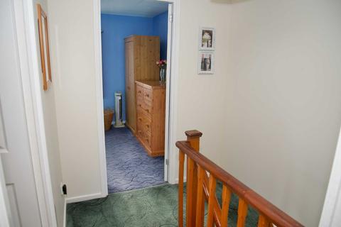 8 Chamberlain Close, London, SE28 0EL